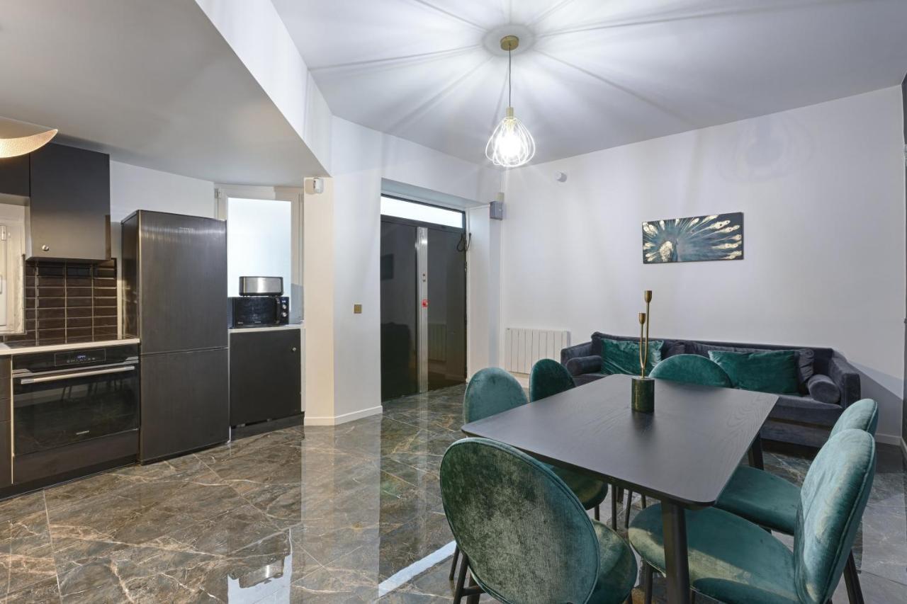 Amazing Luxury Triplex 3Br/8P - Arc De Triomphe Lägenhet Paris Exteriör bild